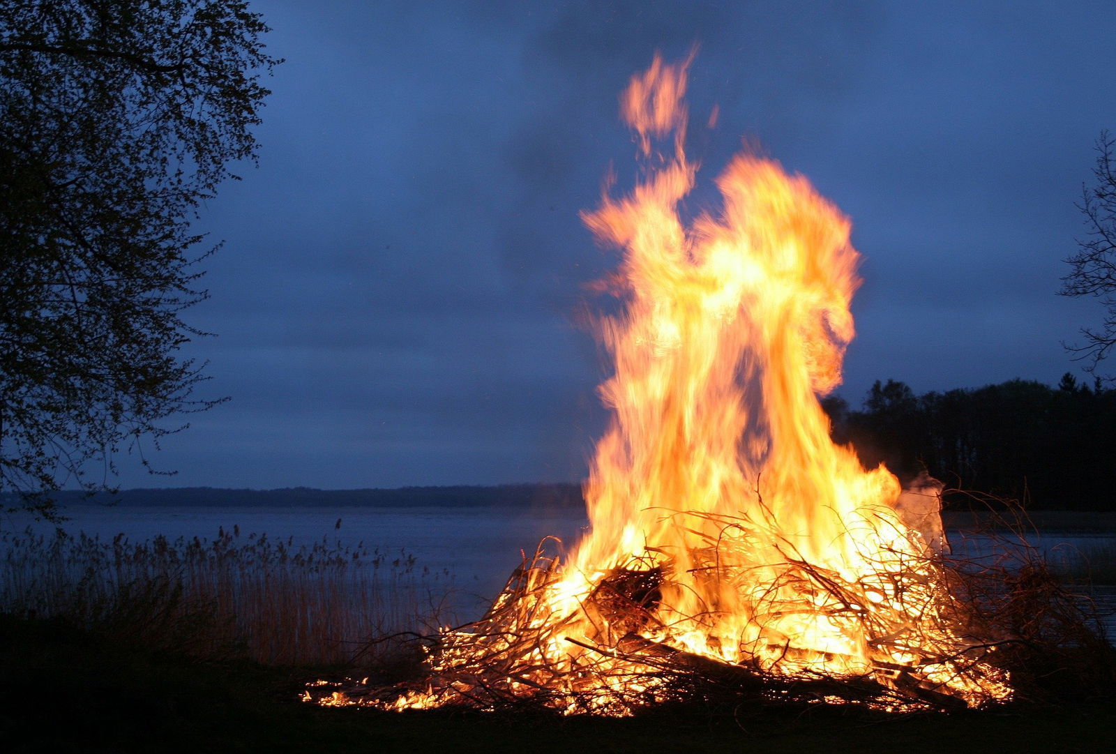 Picture of a bonfire