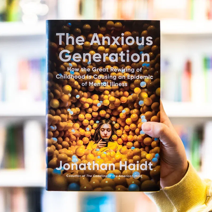 book cover of the anxious generation